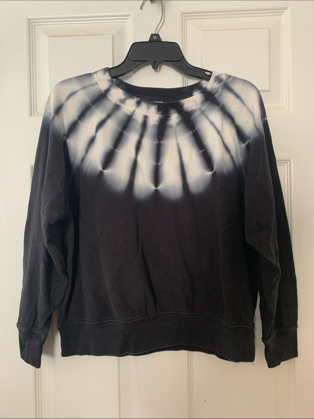 Old Navy Black and White Tie-Dye Crewneck Sweatshirt
